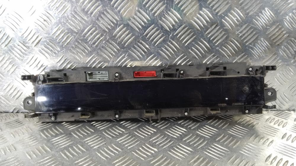Щиток приборов (приборная панель) к Renault Scenic 2 (03-06)