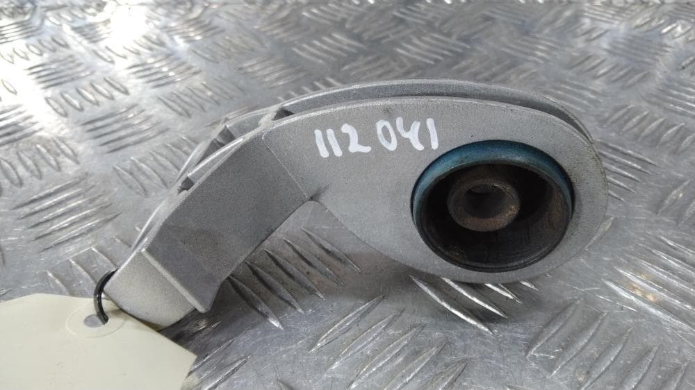 Кронштейн глушителя к Jeep Grand Cherokee WL (21-24)