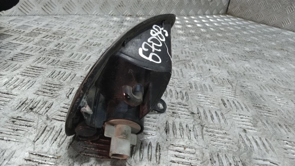 Фара противотуманная правая к Toyota Corolla E120/E130 (02-04)