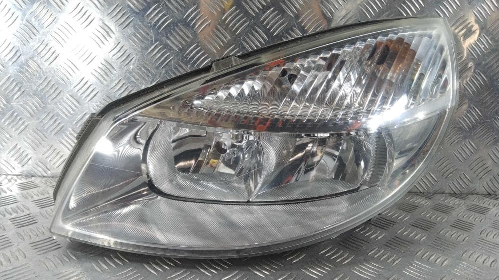 Фара левая к Renault Scenic 2 (03-06)