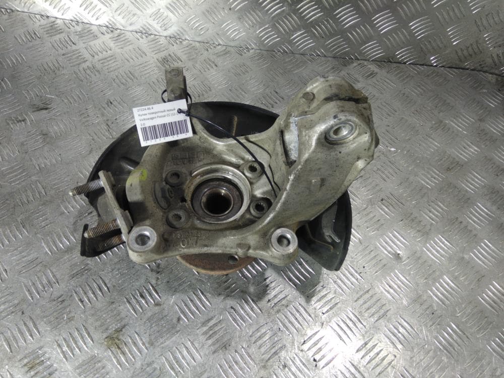 Кулак поворотный левый к Volkswagen Passat CC Рестайлинг (12-17)