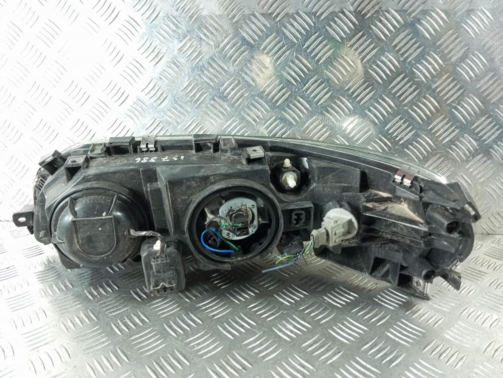 Фара правая к Volvo V70 2 (00-05)