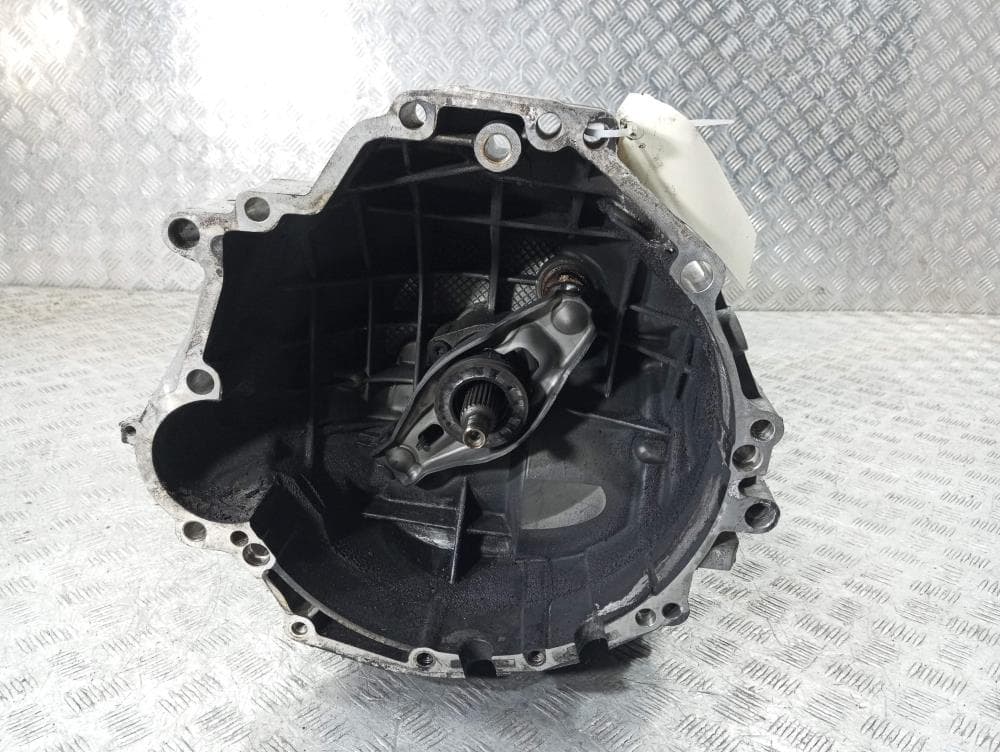 КПП механическая (МКПП) к Audi A4 B6 (01-05)