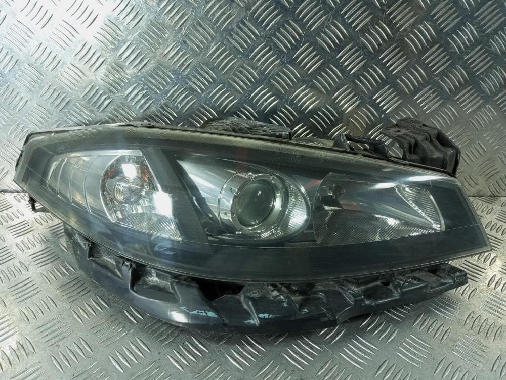 Фара правая к Renault Laguna 2 (01-05)
