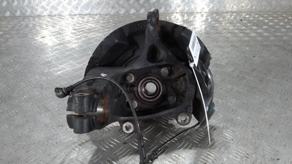 Кулак поворотный правый к Mini Cooper R56 Рестайлинг (10-13)