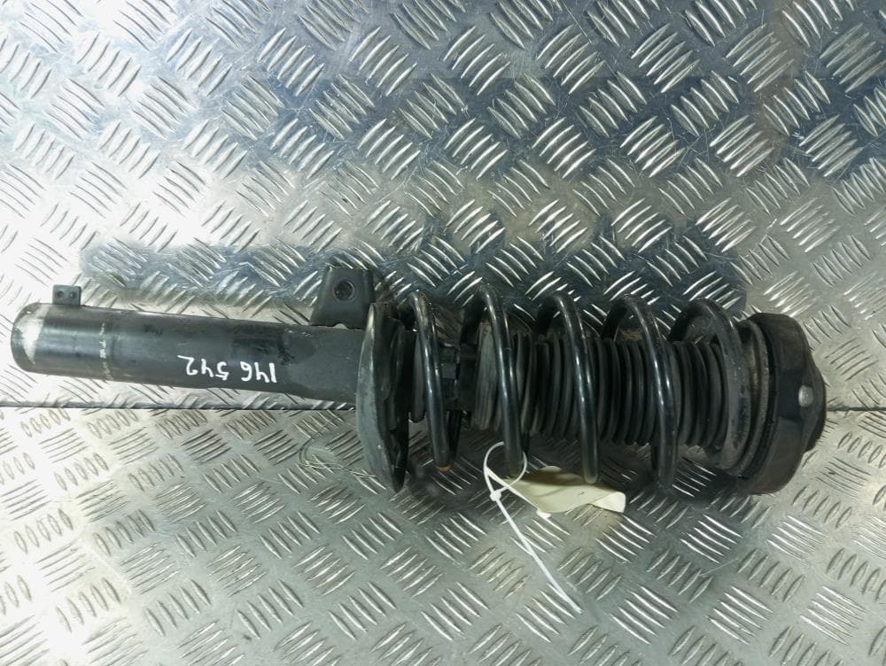Стойка передняя правая к Volkswagen Golf 6 (08-15)