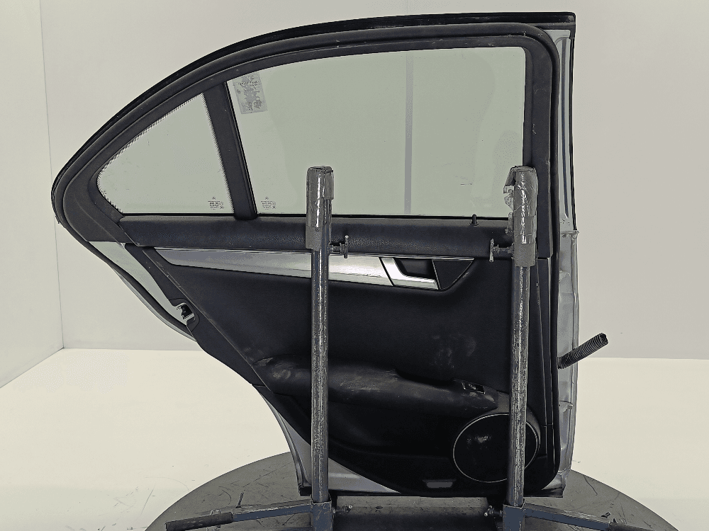 Дверь задняя левая к Mercedes C Class W204/S204/C204 (07-12)