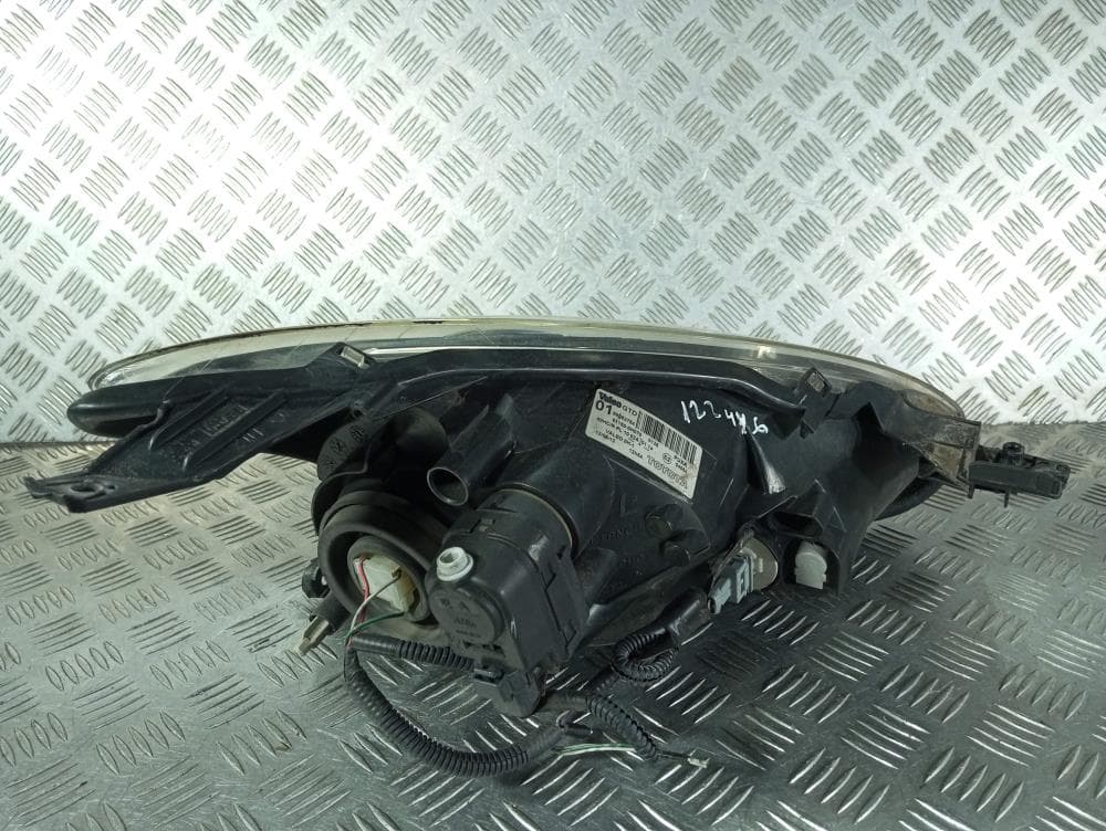 Фара левая к Toyota Aygo 1 (05-08)