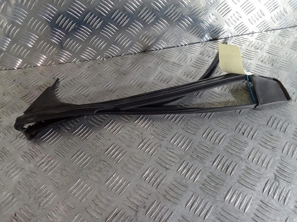 Уплотнитель к Tesla Model X (15-21)