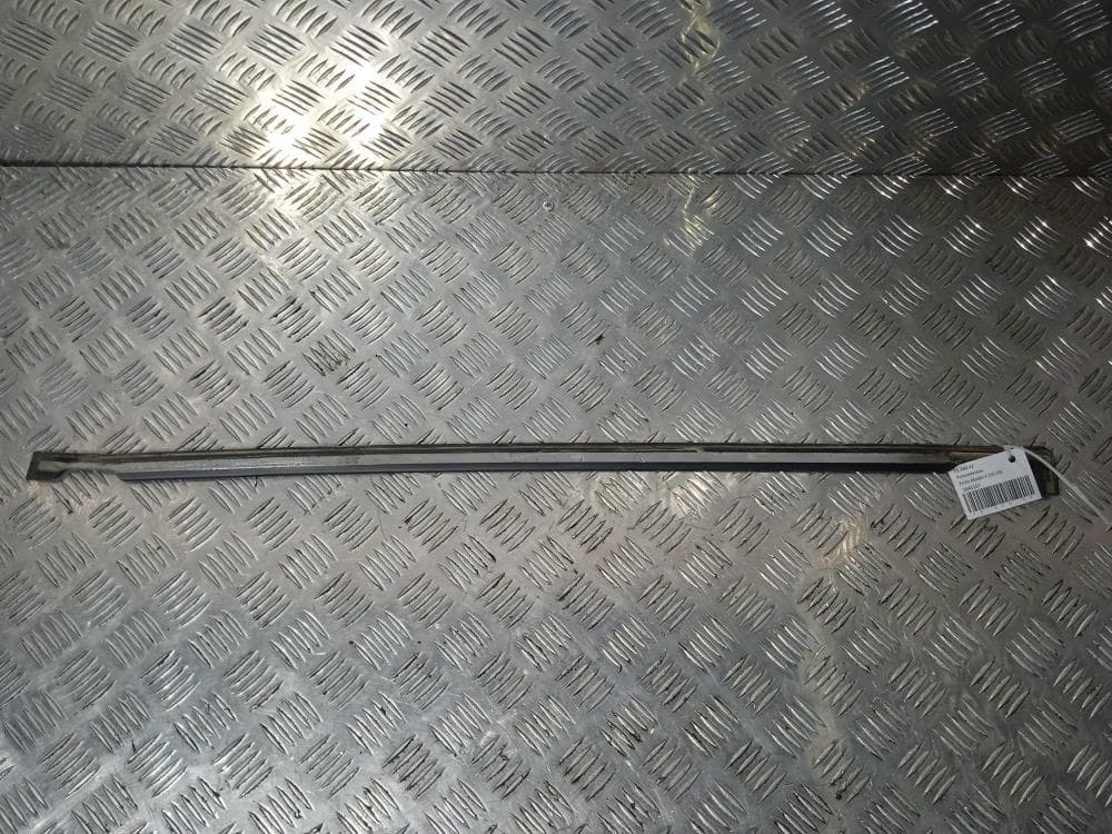 Уплотнитель к Tesla Model X (15-21)