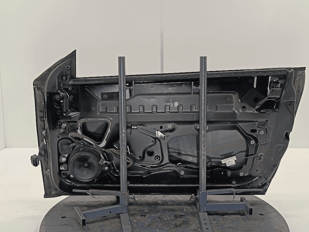 Дверь передняя правая к Renault Megane 3 (08-14)