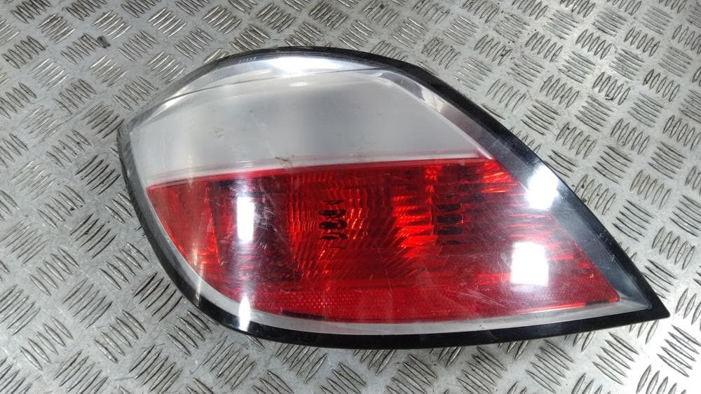 Фонарь задний левый к Opel Astra H (04-07)