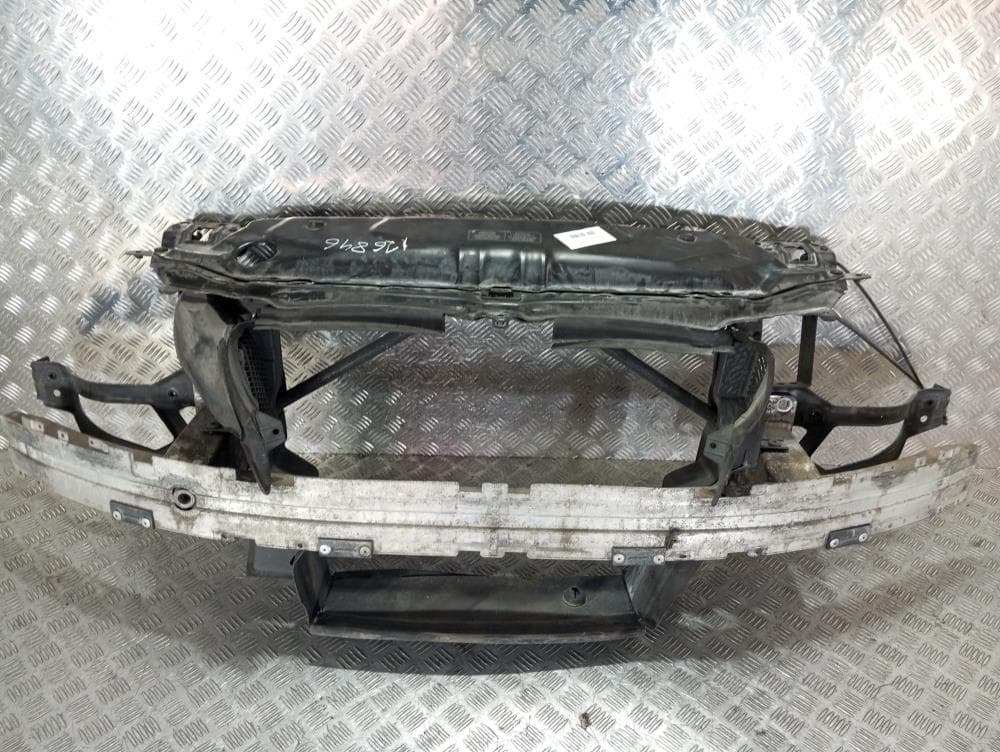 Передняя панель крепления облицовки (телевизор) к BMW 5 E60/E61 (02-07)