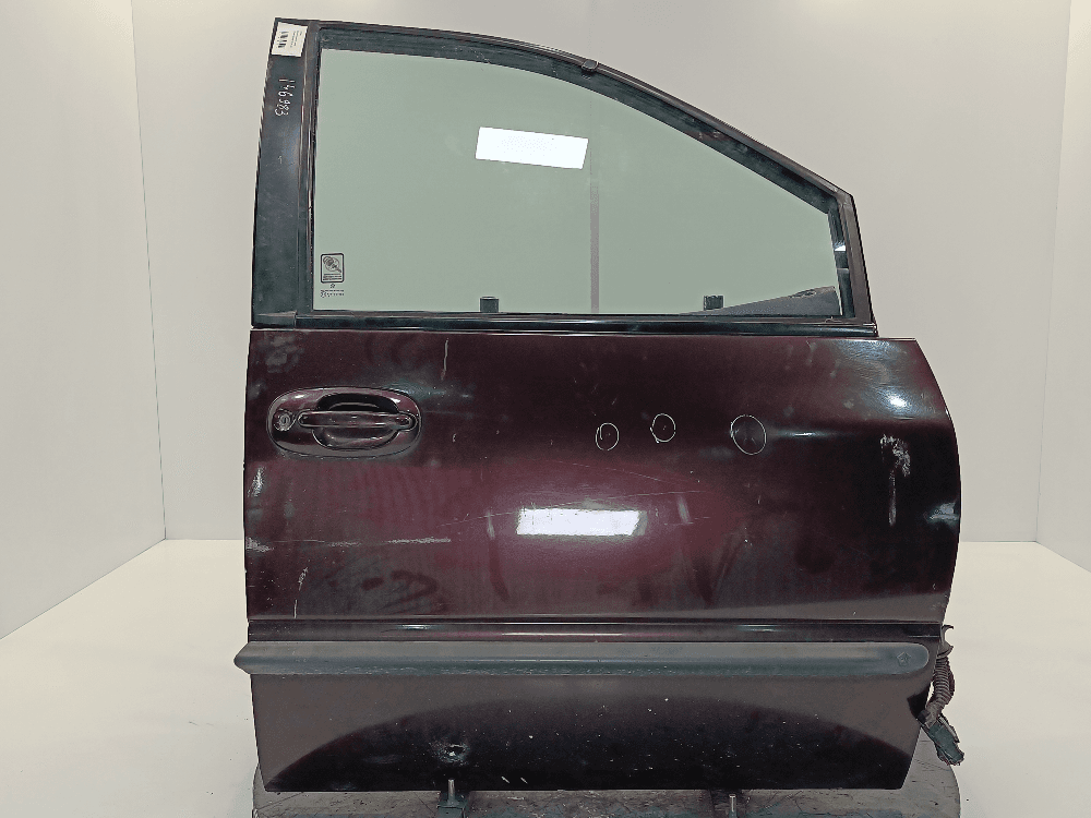 Дверь передняя правая к Chrysler Voyager 3 (95-01)