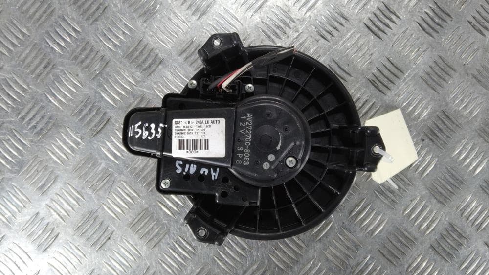 Моторчик печки к Toyota Prius XW30 (09-11)