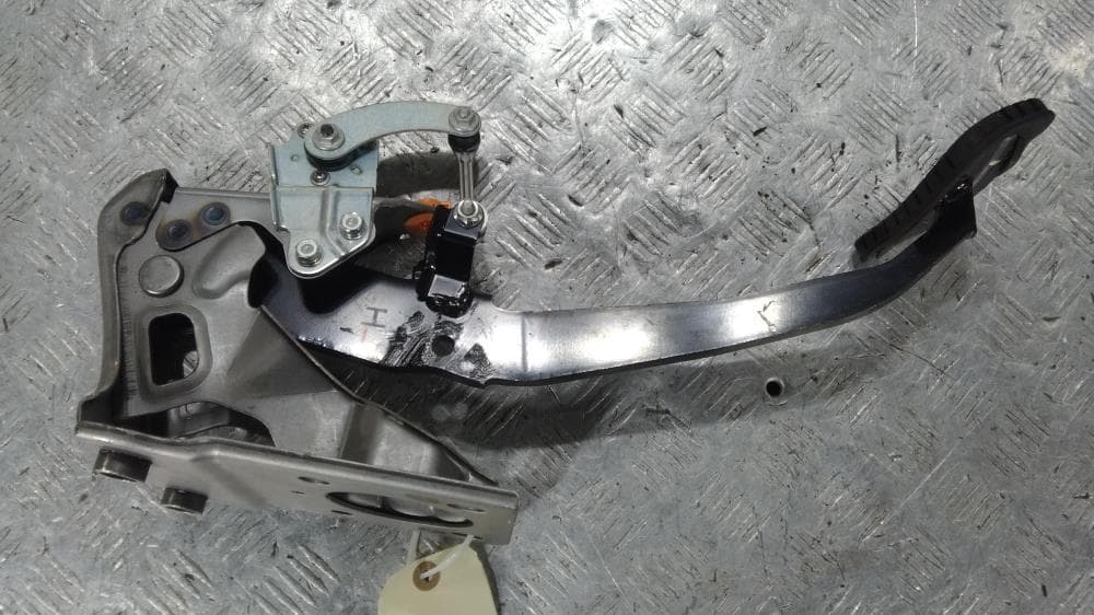 Педаль тормоза к Mitsubishi Outlander 3 Рестайлинг (14-16)