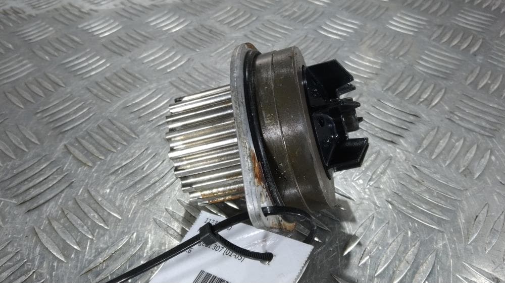 Помпа к Peugeot 307 (01-05)