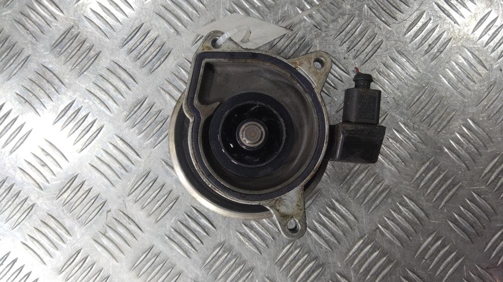 Помпа к Volkswagen Golf 6 (08-15)