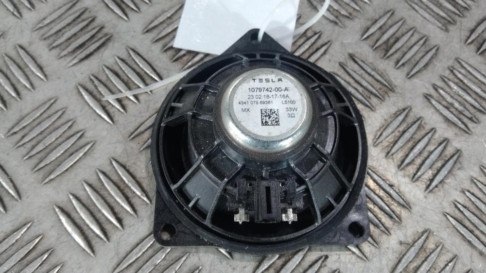 Динамик к Tesla Model 3 (17-21)
