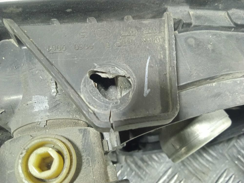 Фара правая к Renault Laguna 2 (01-05)