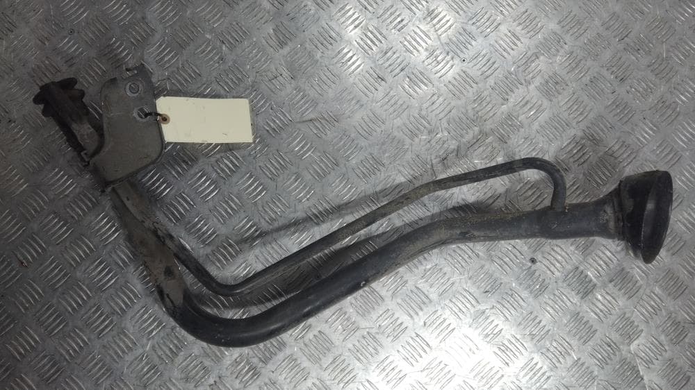 Горловина топливного бака к Nissan  Almera Tino (00-06)