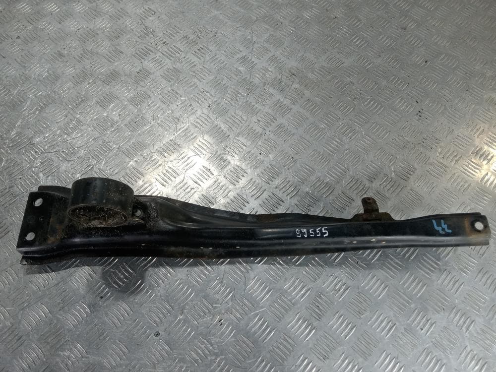 Кронштейн подрамника к Mitsubishi Outlander 2 (07-10)