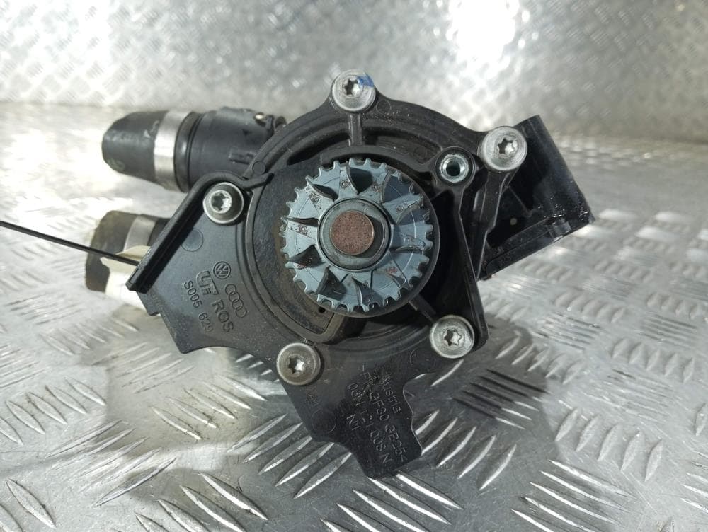 Помпа к Audi A4 B8/8K (07-11)
