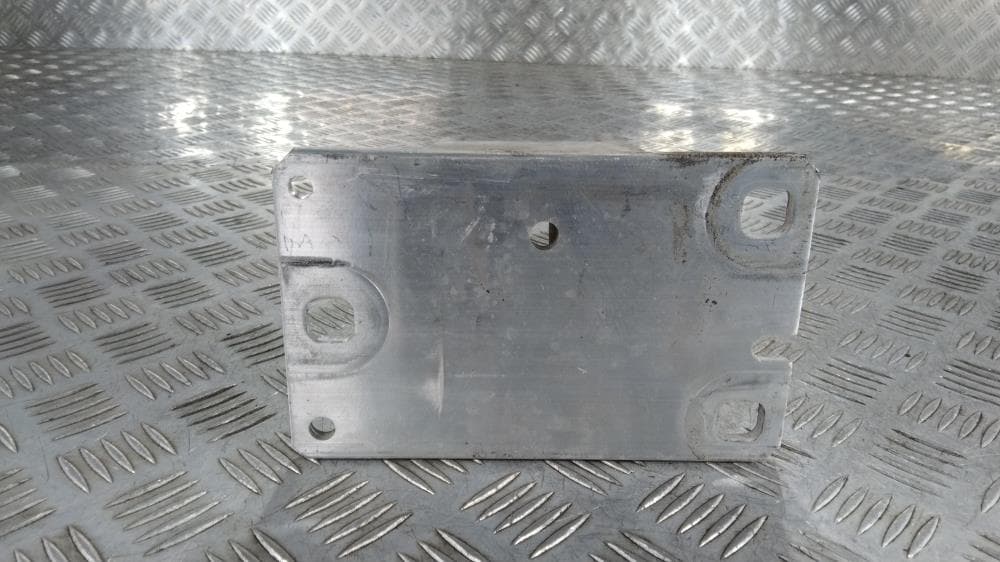 Клык бампера передний левый к Audi A4 B8/8K (07-11)