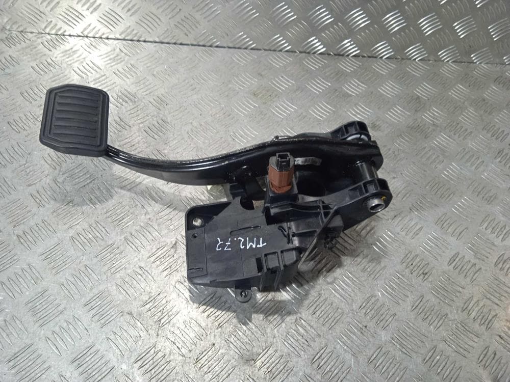 Педаль тормоза к Tesla Model 3 (17-21)