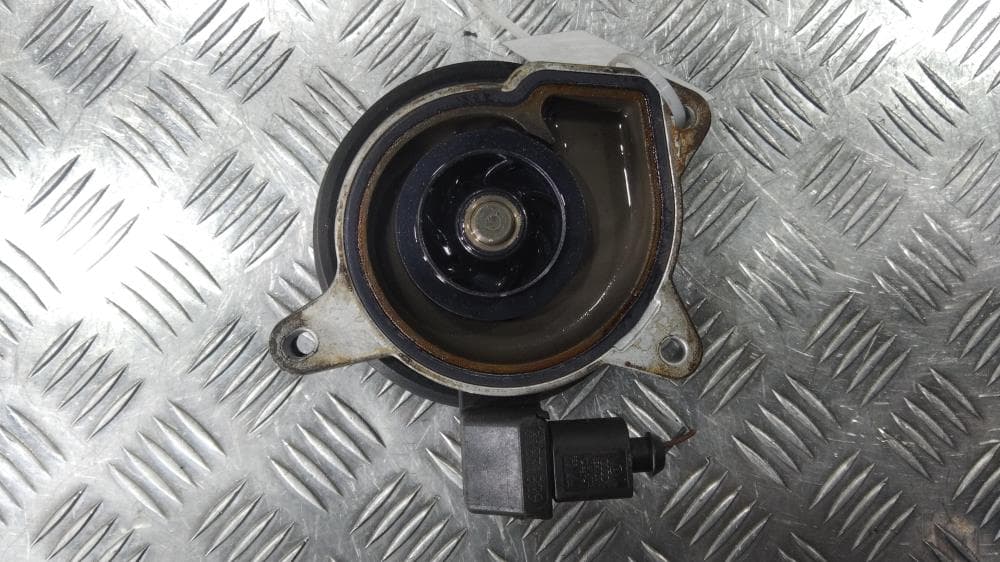 Помпа к Volkswagen Golf 6 (08-15)