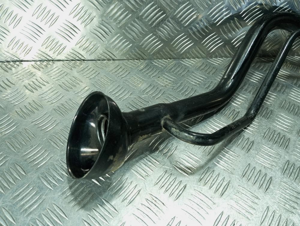 Горловина топливного бака к Nissan  Almera N16 Рестайлинг (03-06)