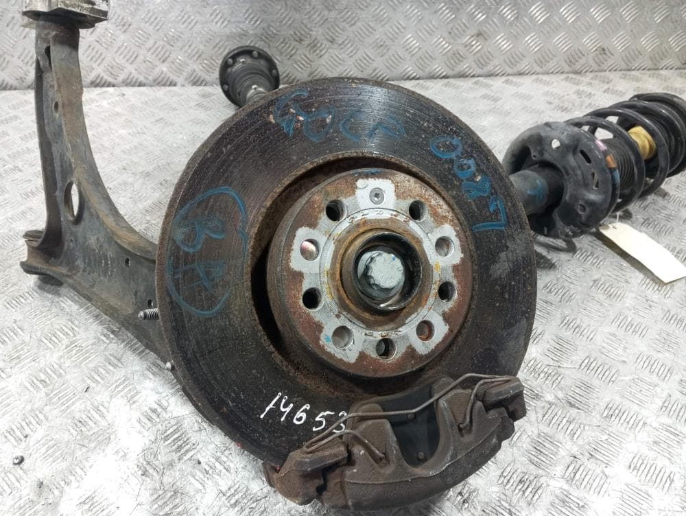 Стойка передняя правая к Volkswagen Golf 6 (08-15)