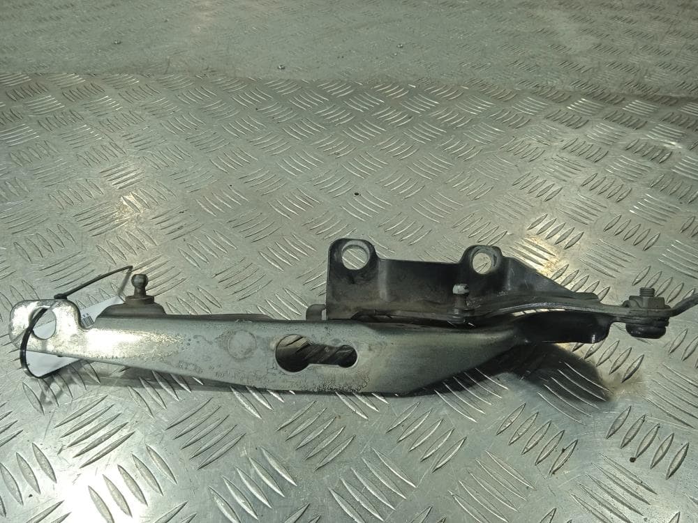 Петля капота правая к Volvo V70 3 (07-13)