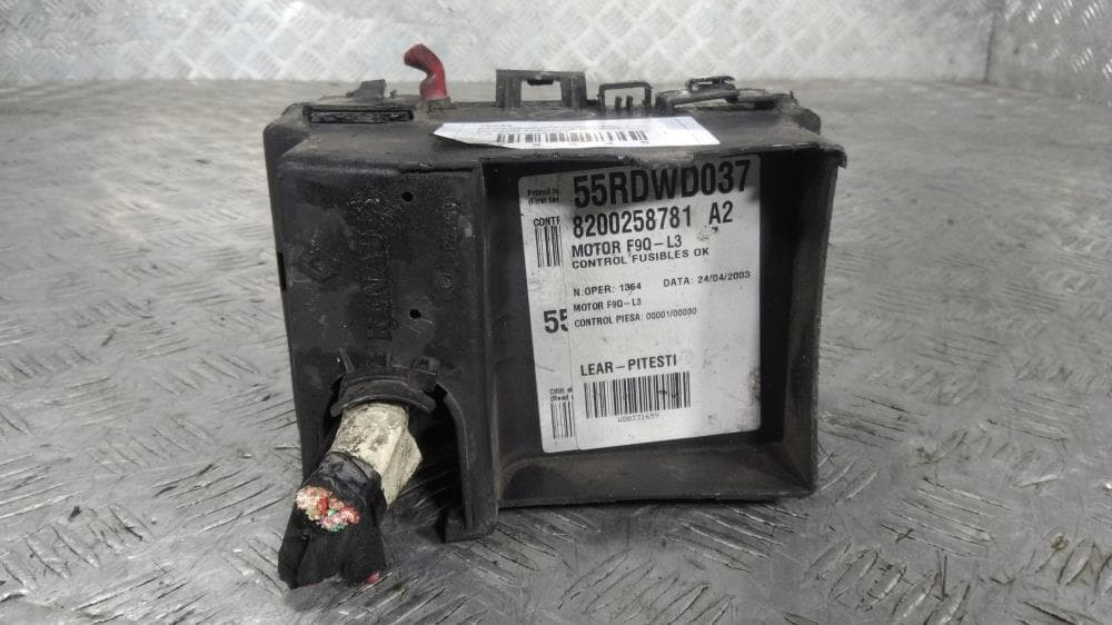 Блок предохранителей к Renault Laguna 2 (01-05)