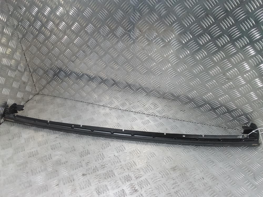 Уплотнитель к Tesla Model X (15-21)