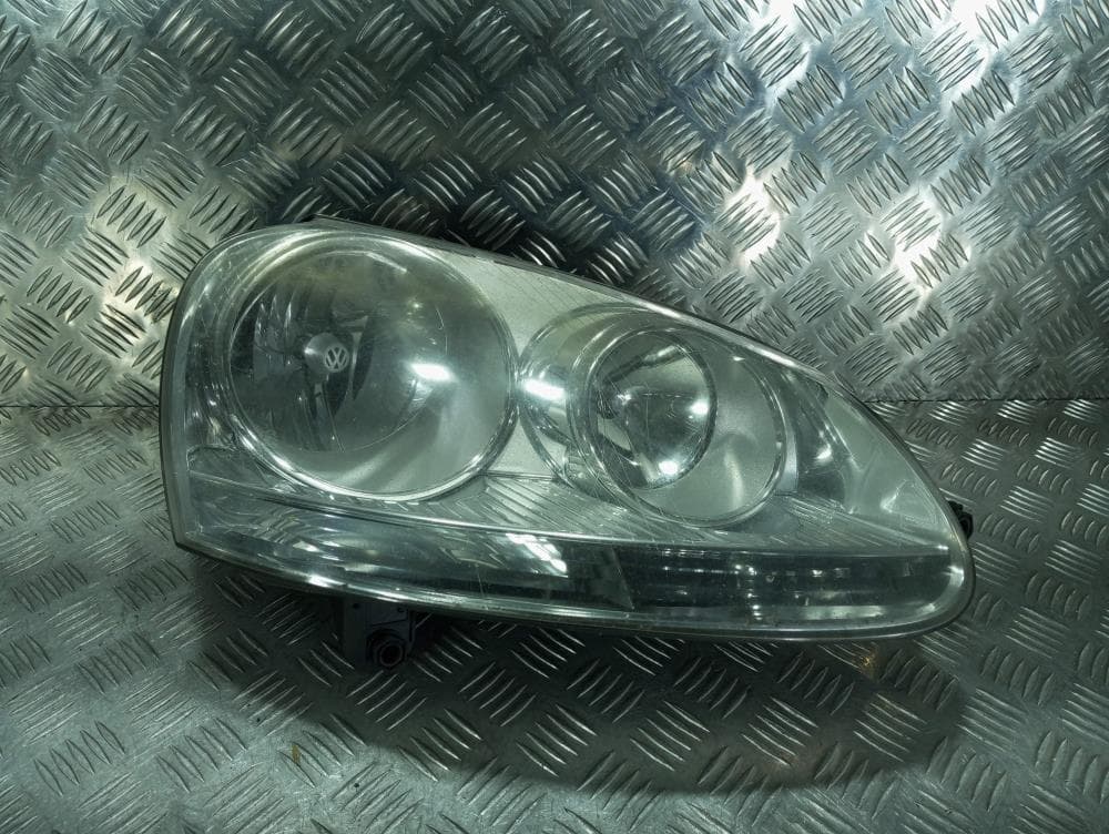 Фара правая к Volkswagen Golf 5 (03-09)