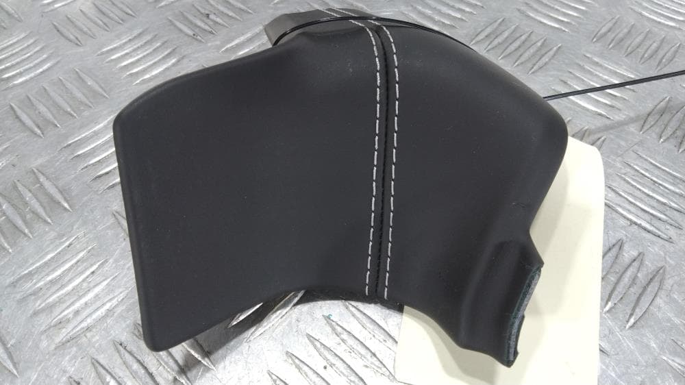 Накладка декоративная на торпедо к Jeep Grand Cherokee WL (21-24)