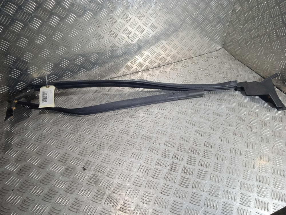 Уплотнитель к Tesla Model X (15-21)