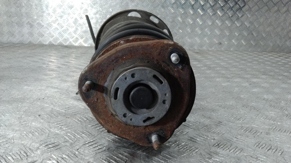 Стойка передняя правая к Toyota Voxy R60 (01-07)