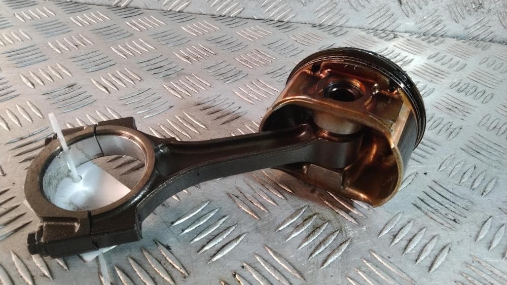 Поршень к Chrysler Sebring 2 (00-03)