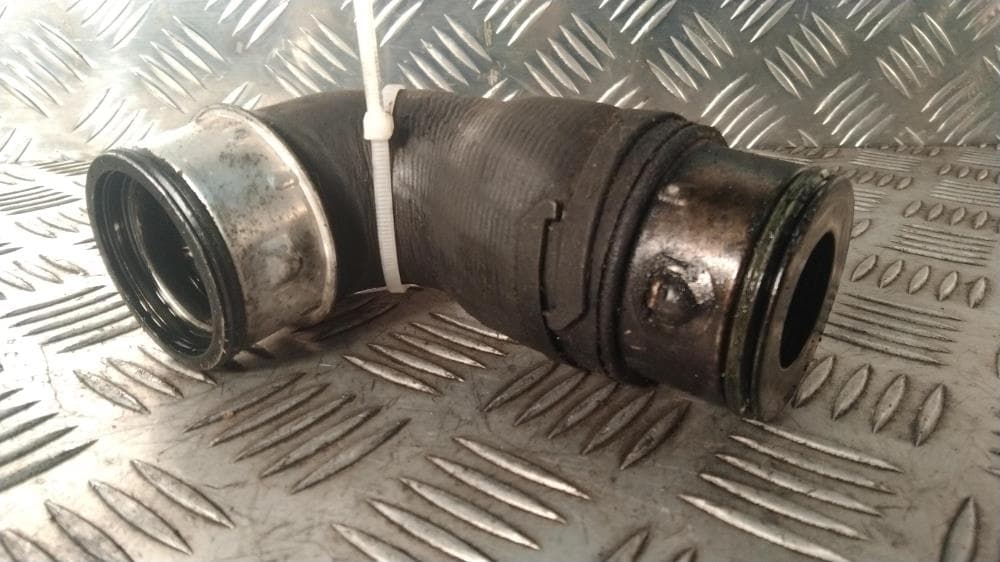 Патрубок интеркулера к Volkswagen Golf 5 (03-09)