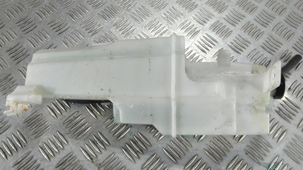 Бачок омывателя к Nissan  Note E12 (12-16)