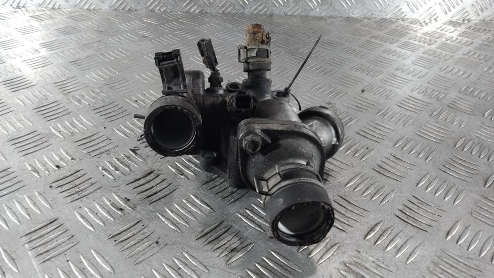 Корпус термостата к Mitsubishi Space Wagon 3 (99-04)