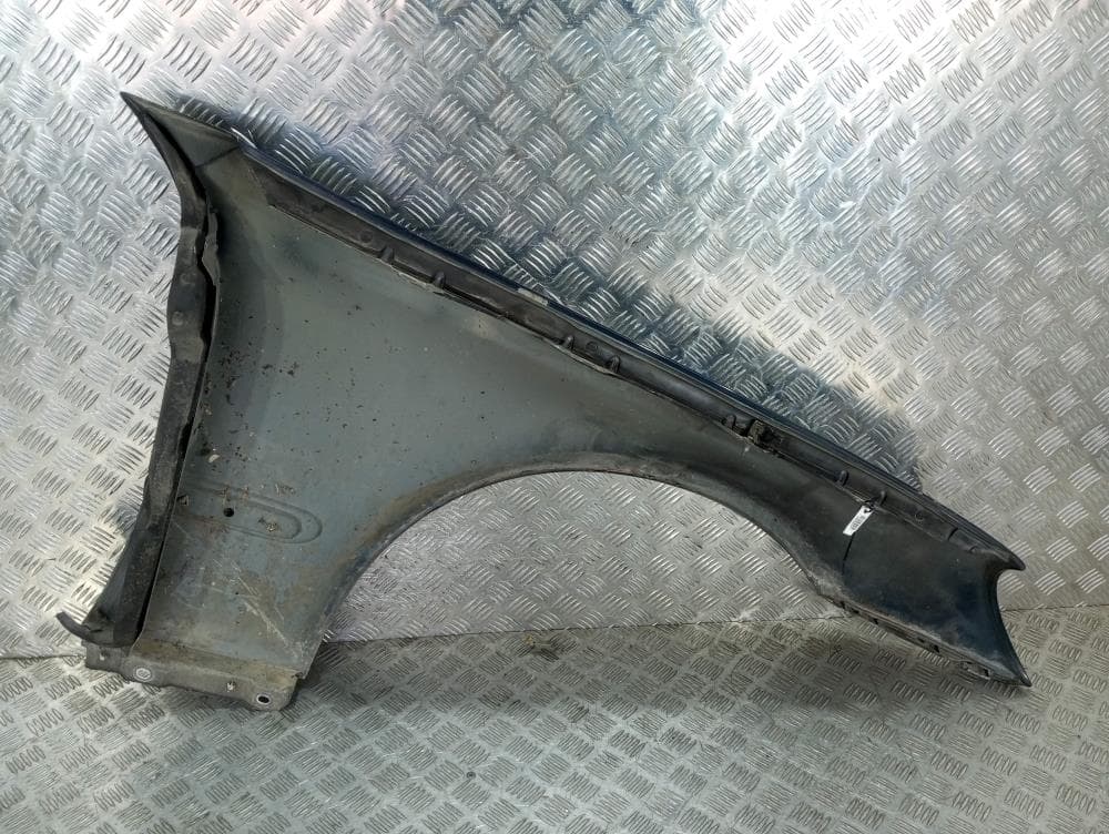 Крыло переднее левое к Mercedes C Class W203/S203/CL203 (00-04)