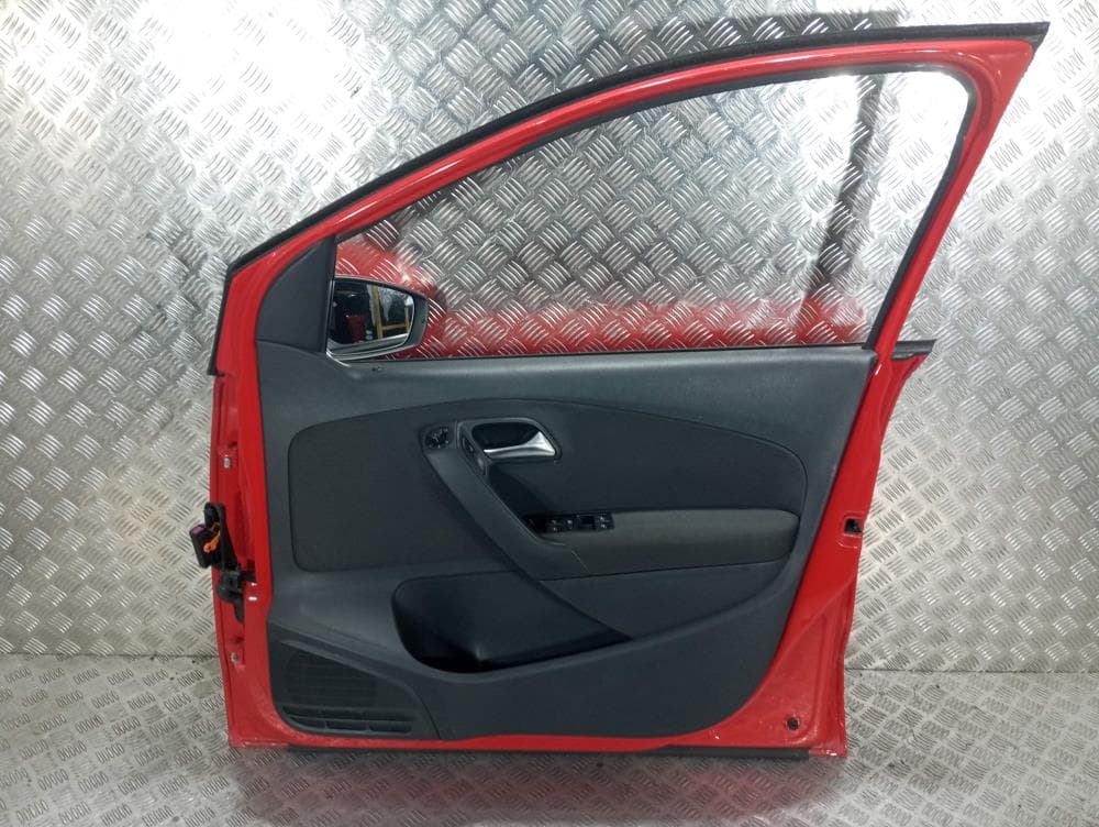 Дверь передняя правая к Volkswagen Polo 5 (09-15)