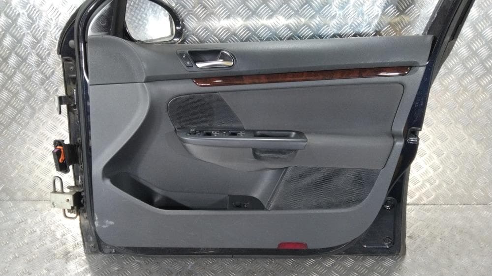 Дверь передняя правая к Volkswagen Jetta 5 (05-11)