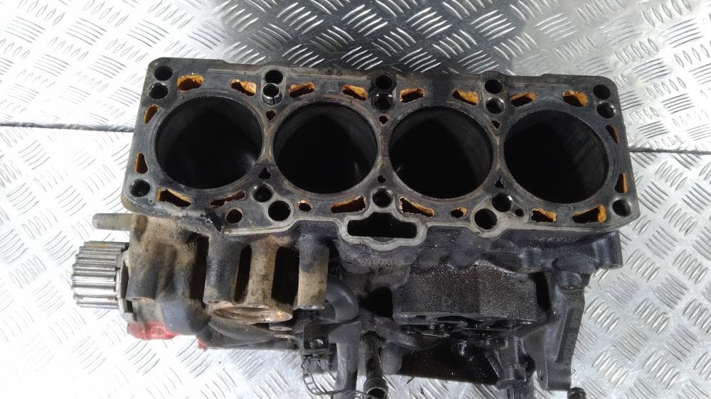 Блок цилиндров к Volkswagen Passat B5+ Рестайлинг (00-05)