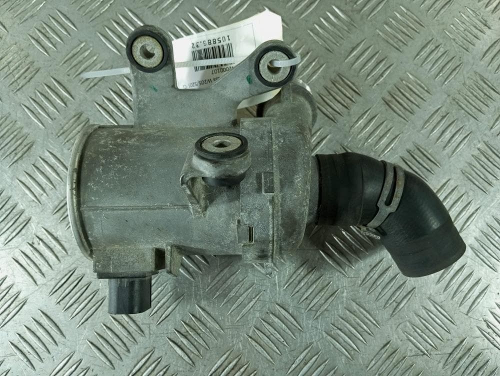 Помпа к Mercedes C Class W205/S205/C205 (14-18)