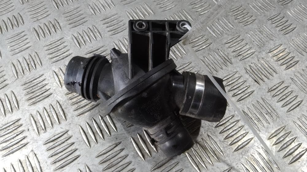 Корпус термостата к BMW 5 F10/F11/F07 (09-13)