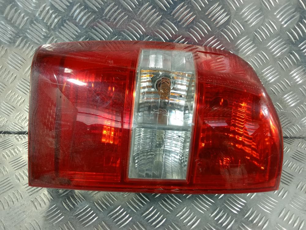 Фонарь задний левый к Kia Carnival 2 (06-14)